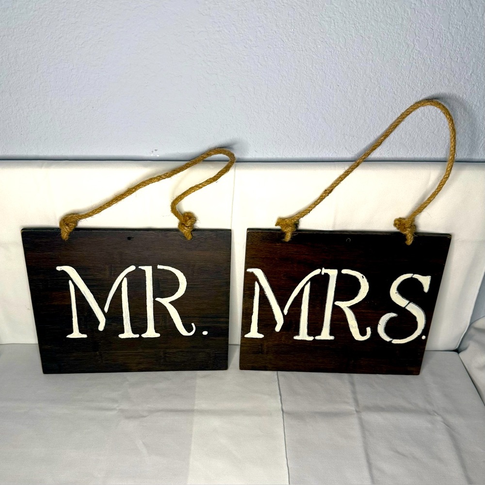 Mr. and Mrs. Wooden Signs with Rope Hangers 12”x10” Country Wedding Decoration
